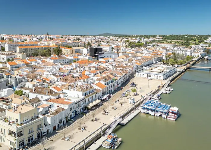 Casa Do Levante - 2 Bedroom, Ocean View *