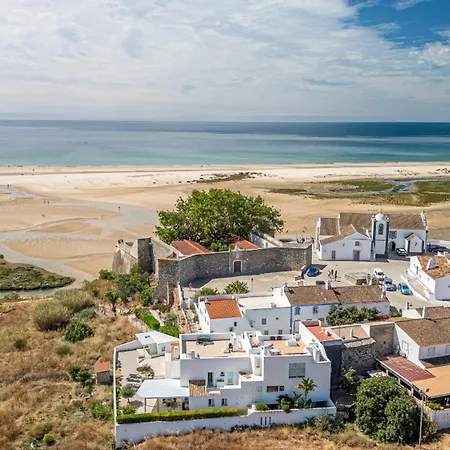 Casa Do Levante - 2 Bedroom, Ocean View *