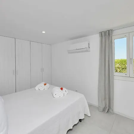 Casa Do Levante - 2 Bedroom, Ocean View Holiday home *