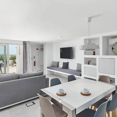 Casa Do Levante - 2 Bedroom, Ocean View 펜션